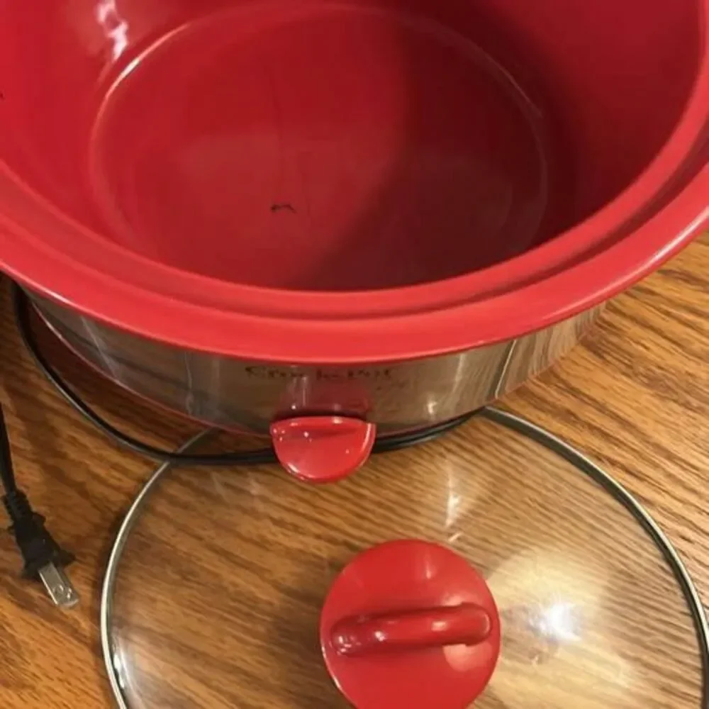 Rival 8 qt red crock pot $15